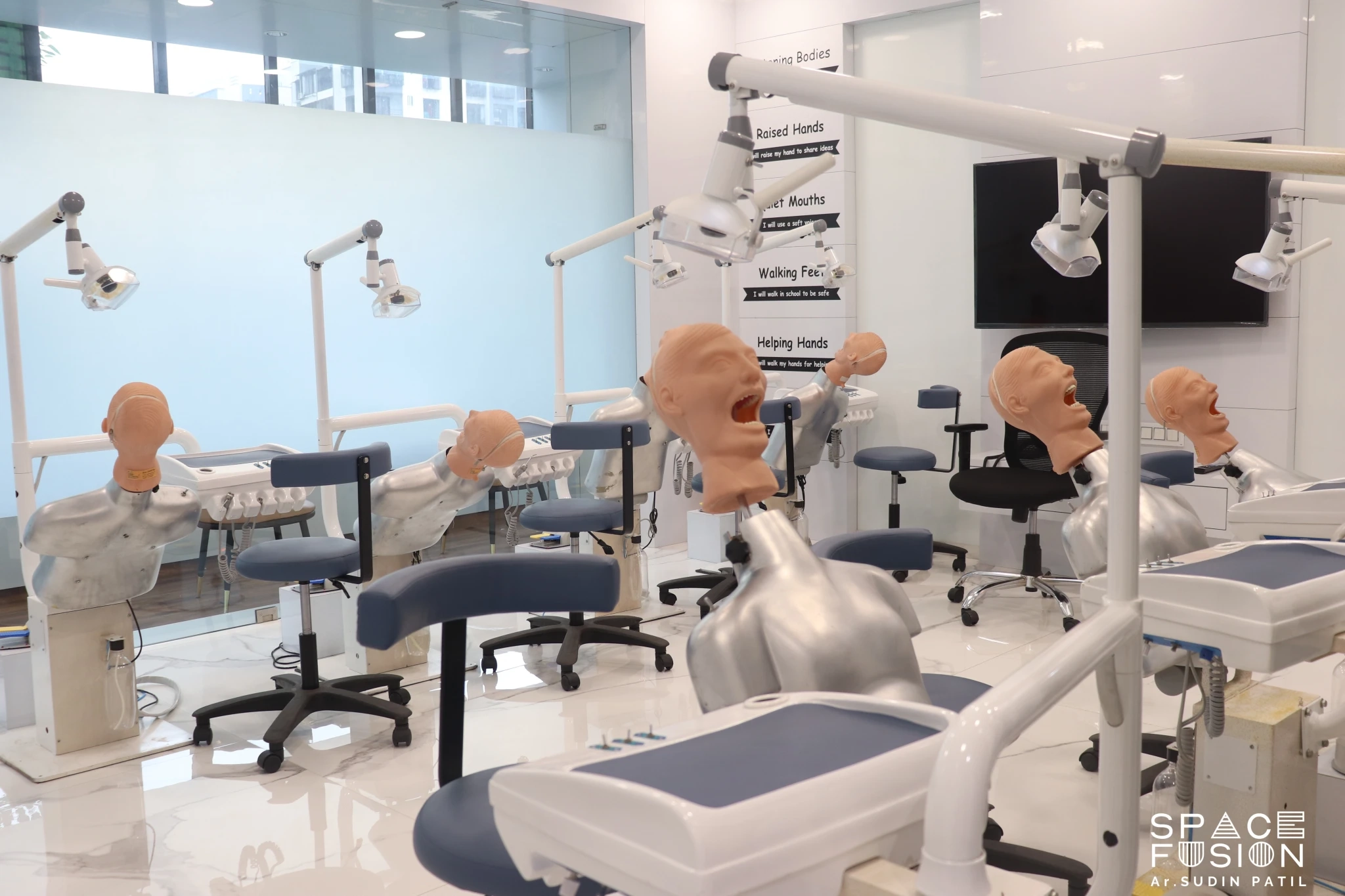 Dental clininc at Mumbai
